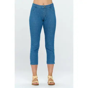 Pull-on, lightweight, stretchy, but still give a jean feel and look.